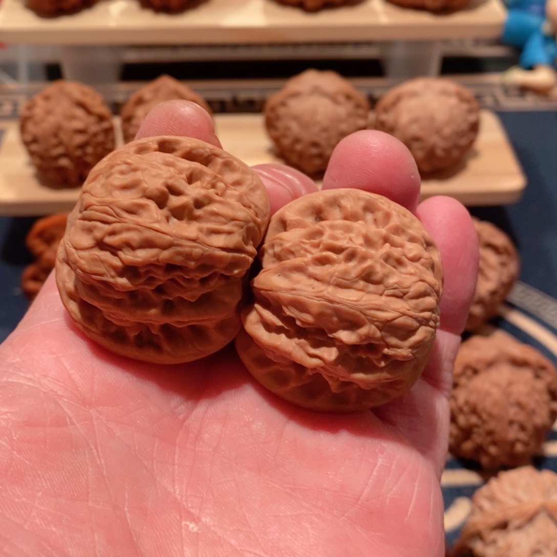 文玩核桃吊坠野狼38