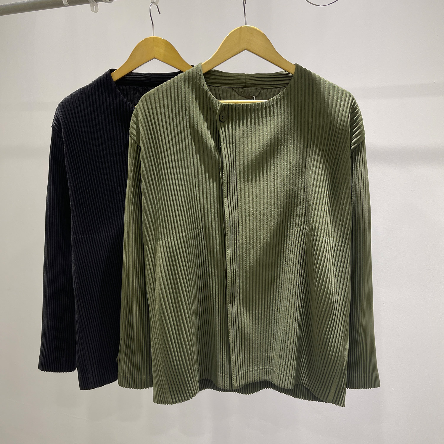 现货休闲长袖圆领竖条纹衬衫潮牌INS秋季简约宽松纯色打底衫衬衣