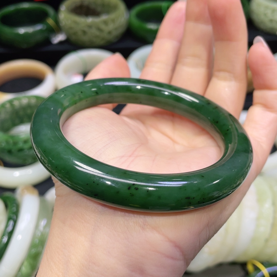 未镶嵌手镯和田玉73