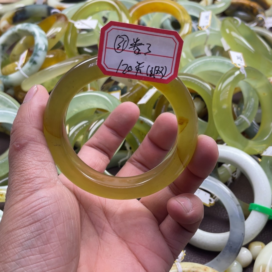 卷****蛇纹石玉未镶嵌手镯