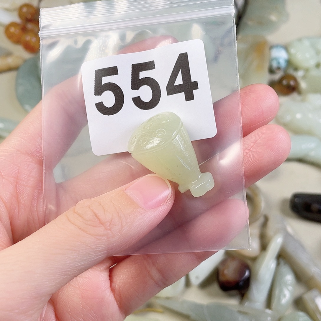 和田玉（糖玉）未镶嵌颈饰