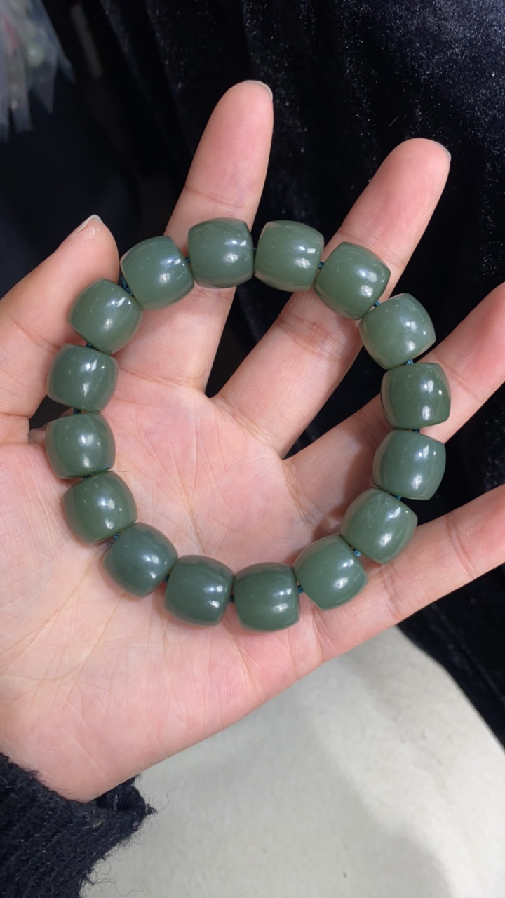 纯天然和田玉新疆且末蓝卡14直切