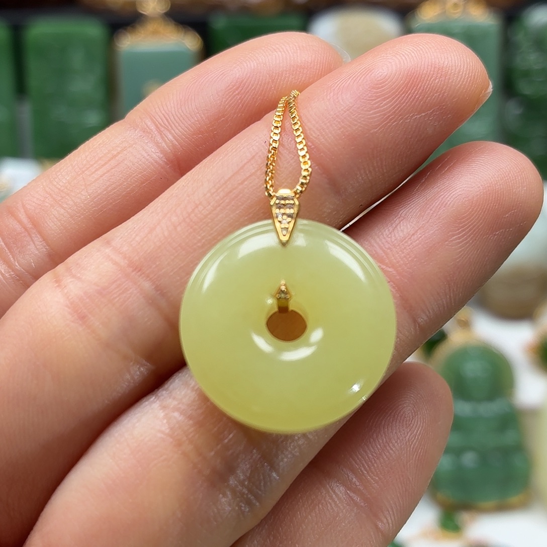 和田玉18K金镶嵌颈饰