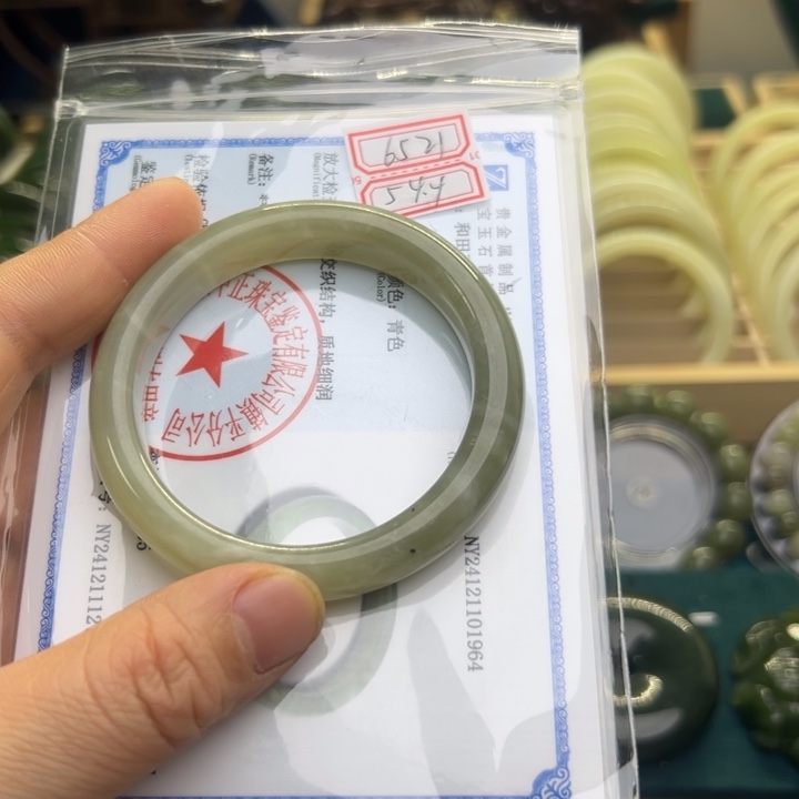 和田玉手镯未镶嵌54.4圈围6521