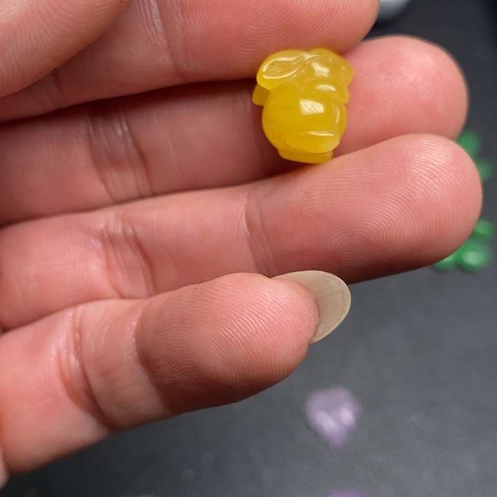 加***…翡翠未镶嵌颈饰挂件