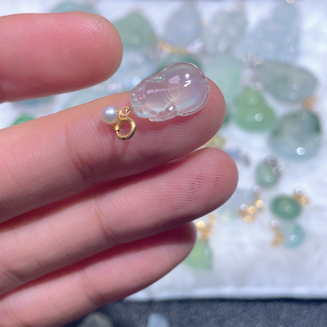 颈饰18K金镶嵌翡翠翡翠