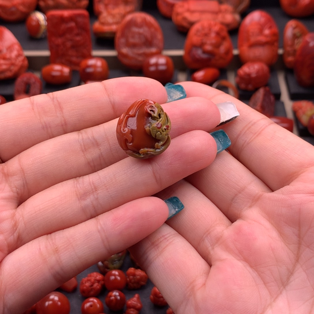 南红玛瑙南红原矿包浆螭龙17.8mm未镶嵌
