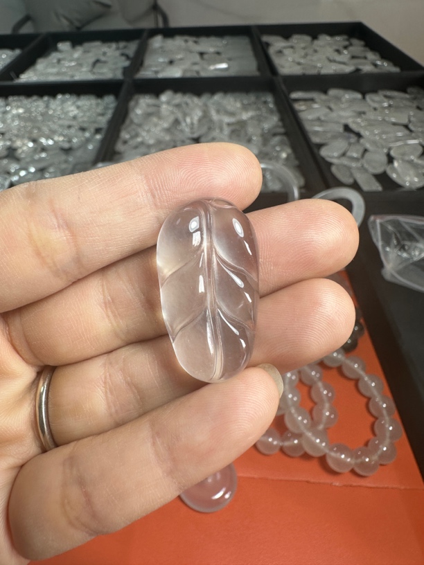 俄罗斯玻璃种 天然玉石 叶子吊坠挂件