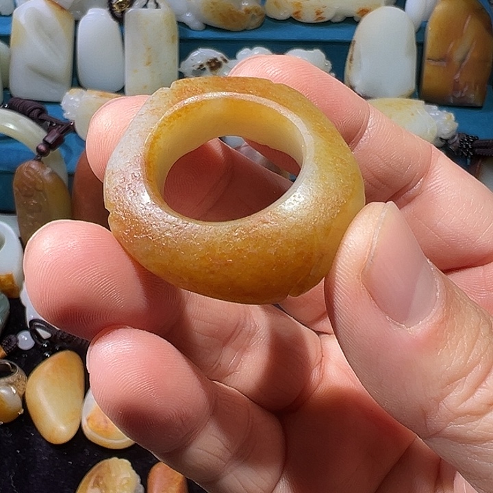 和田玉未镶嵌戒指