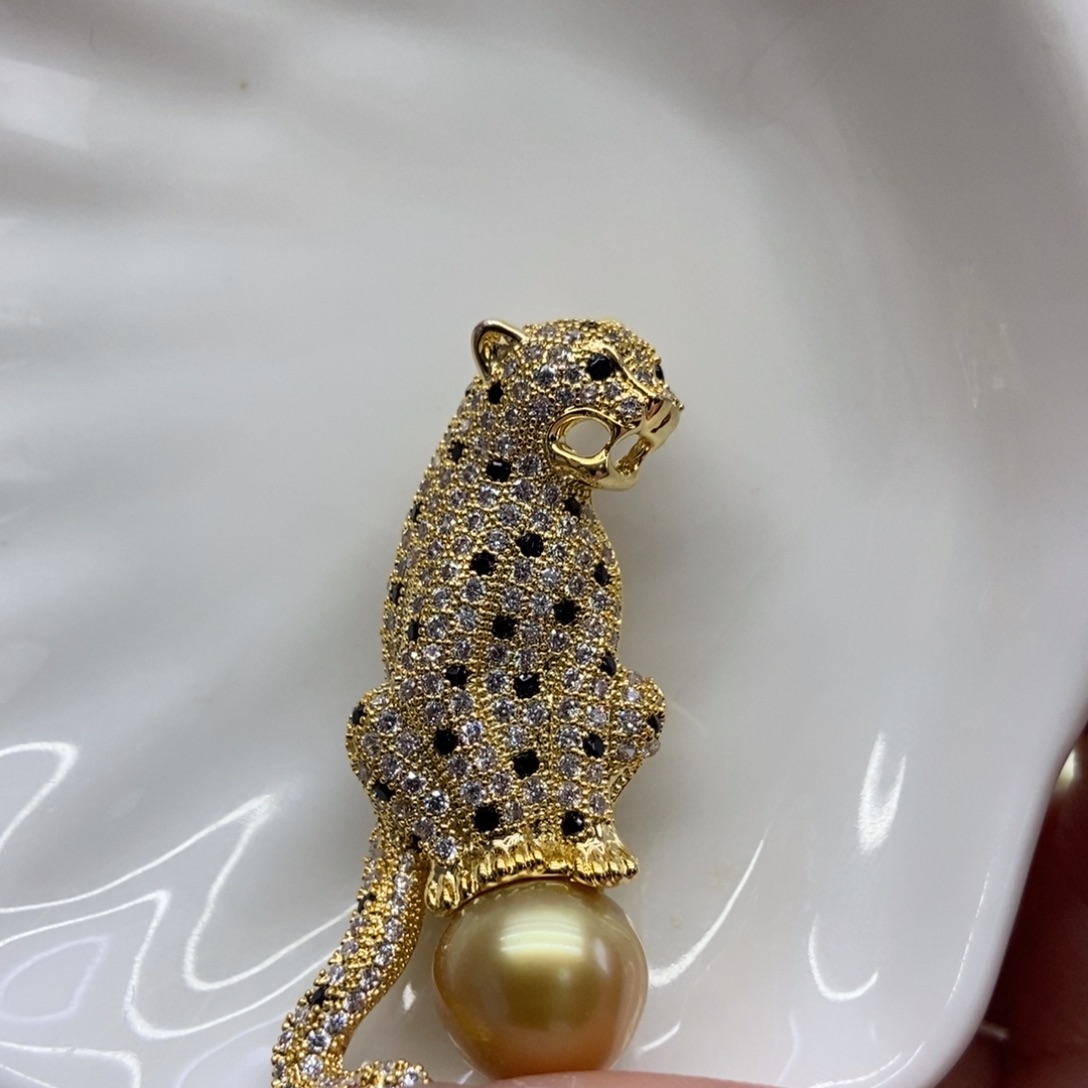 合金海水珍珠胸针