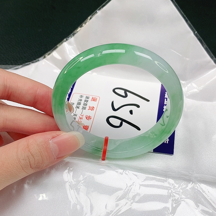 未镶嵌手镯翡翠翡翠手镯