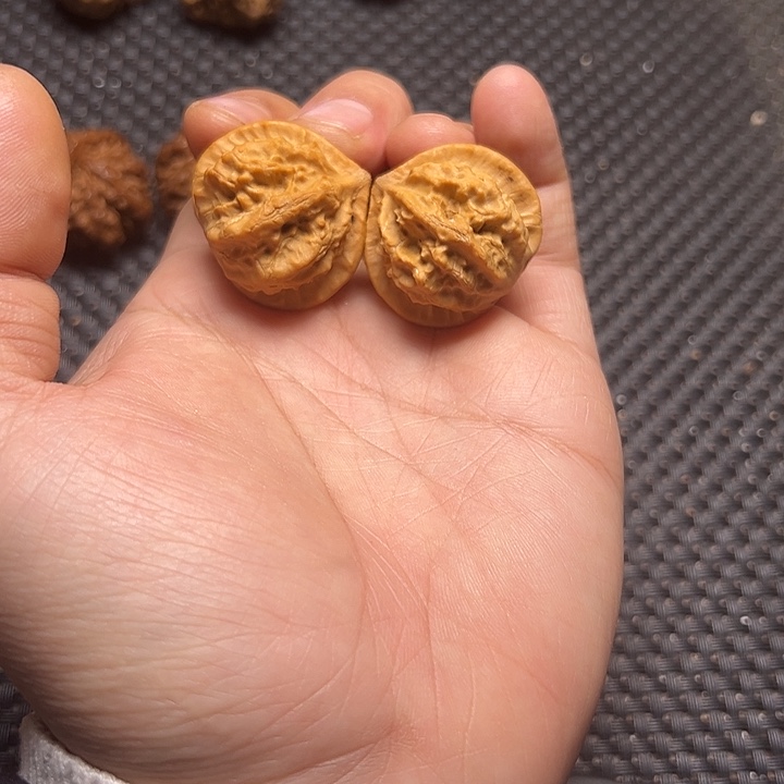 文玩核桃吊坠小蝴蝶