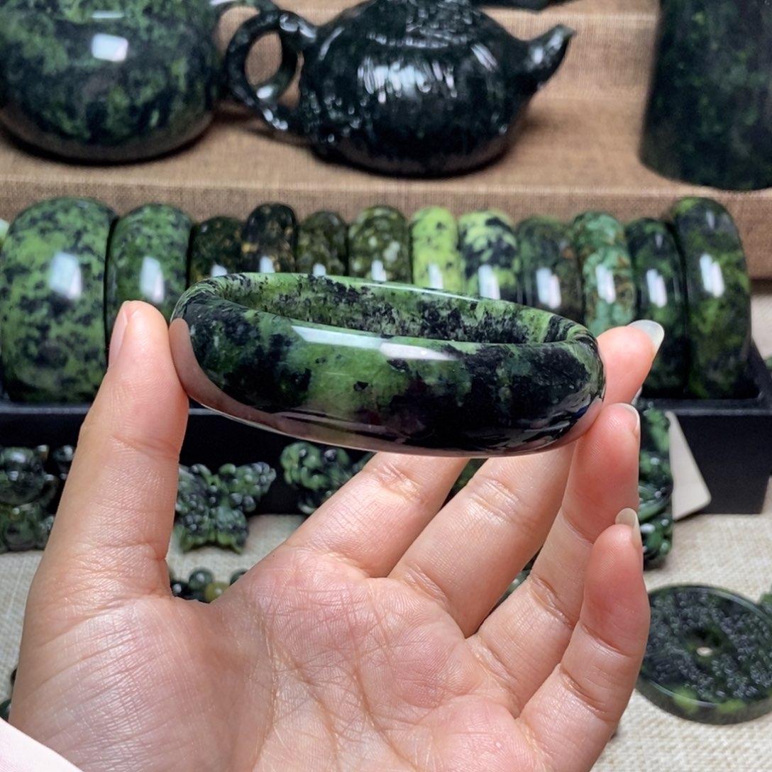 沫***沫蛇纹石玉未镶嵌药王石手镯