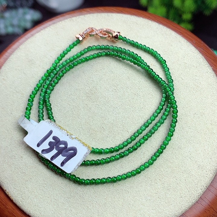 翡翠未镶嵌颈饰项链