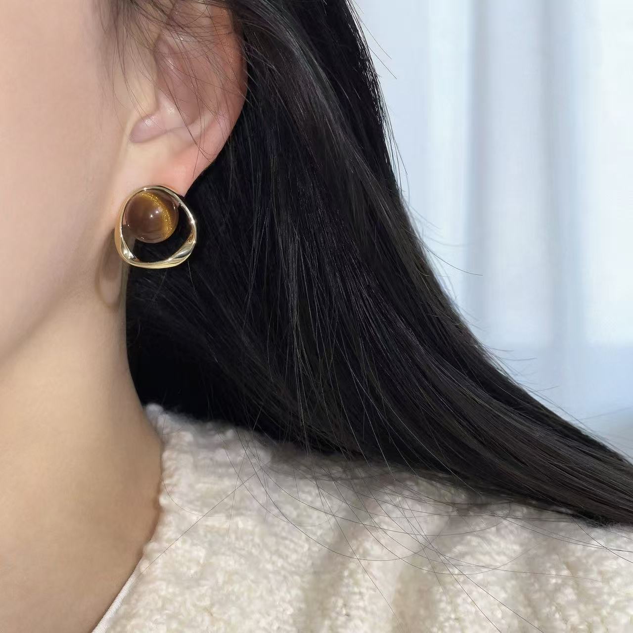 铜合金耳饰 女简约风耳钉圆脸耳饰卡其色千金风几何N3555