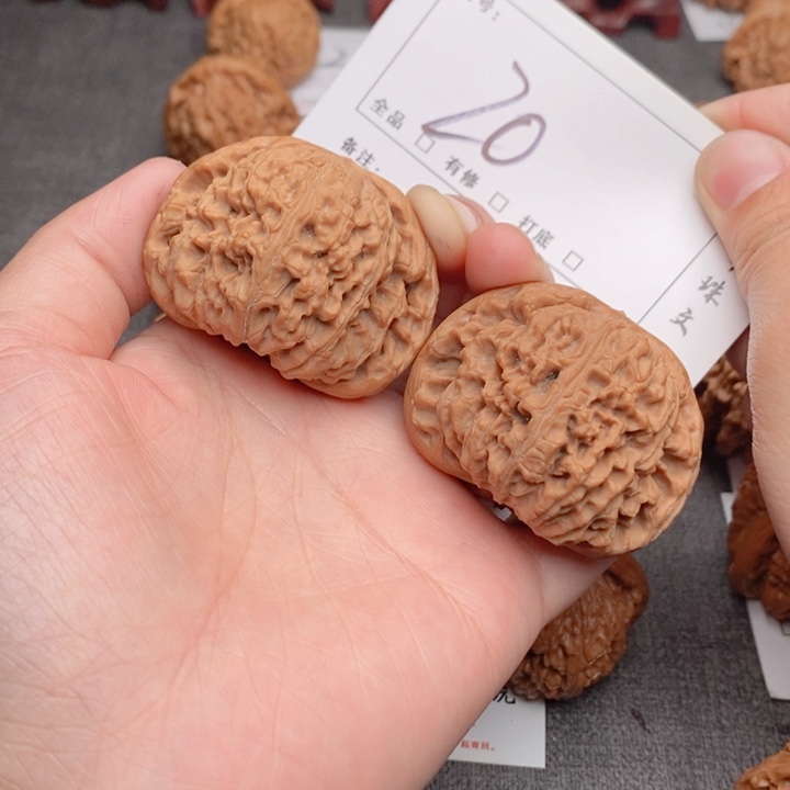 文玩核桃吊坠48南疆20身上轻微磕碰