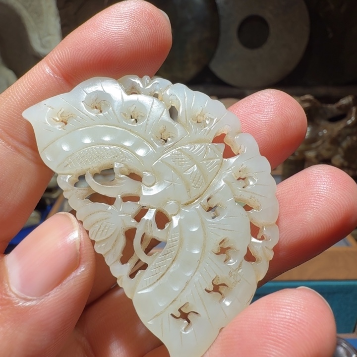 叶***石和田玉（糖玉）未镶嵌颈饰