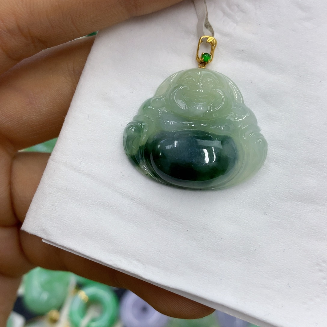 翡翠18K金镶嵌颈饰