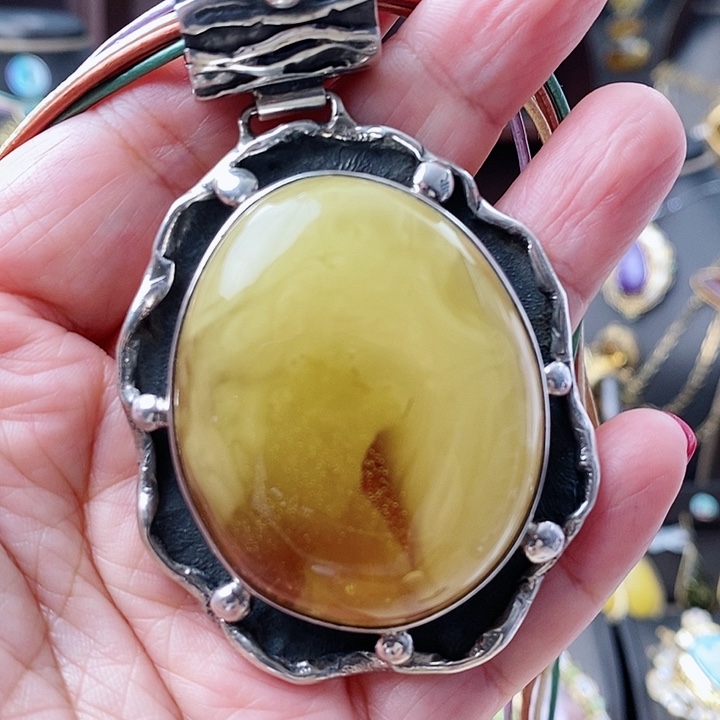 琥珀颈饰银S925镶嵌吊坠