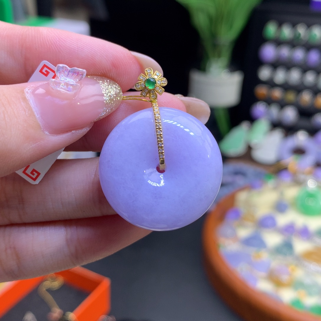 翡翠18K金镶嵌颈饰