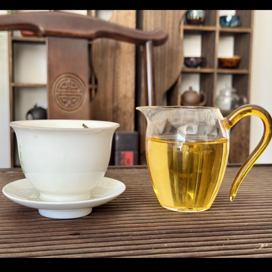 【坝糯藤条古树】2025年春200克坝糯古树饼茶普洱茶生茶