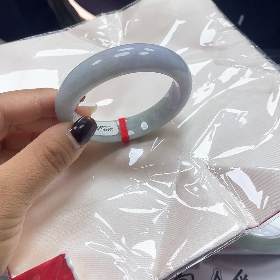 未镶嵌手镯翡翠春彩 丽丽