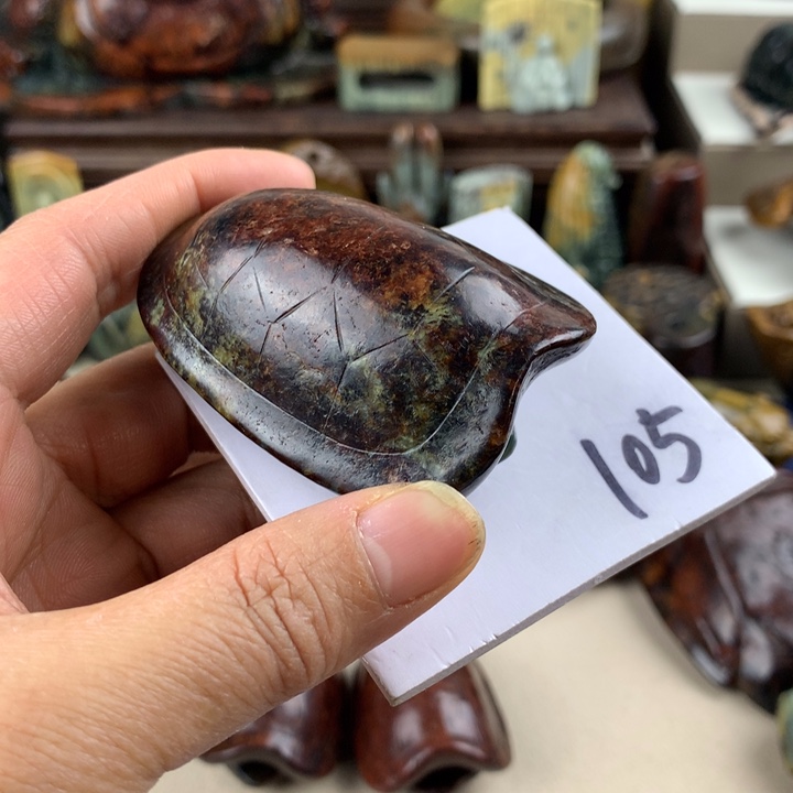 岫岩河磨玉（透闪石质玉）手把件有瑕未镶嵌庐****江