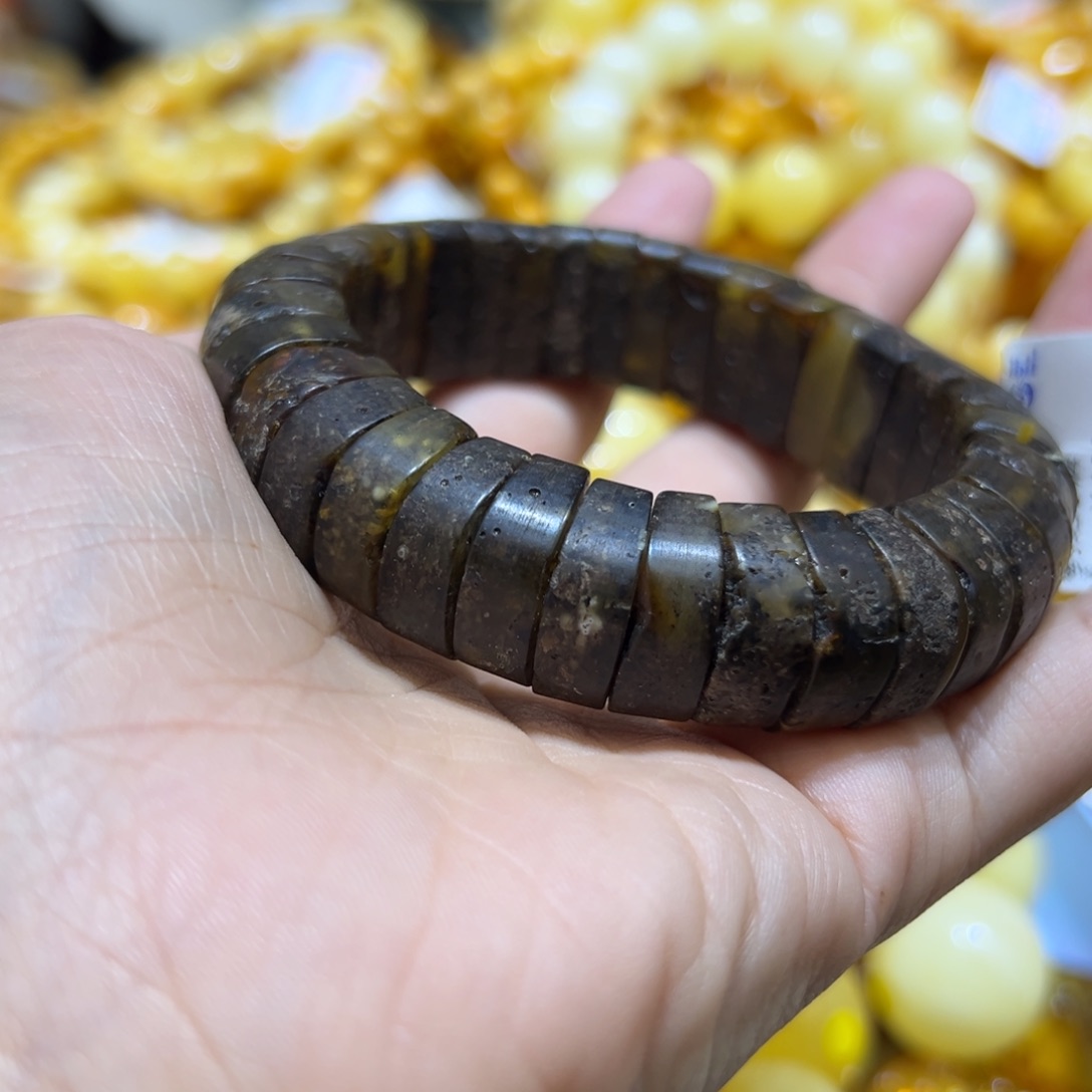 琥珀珠宝奇石未镶嵌