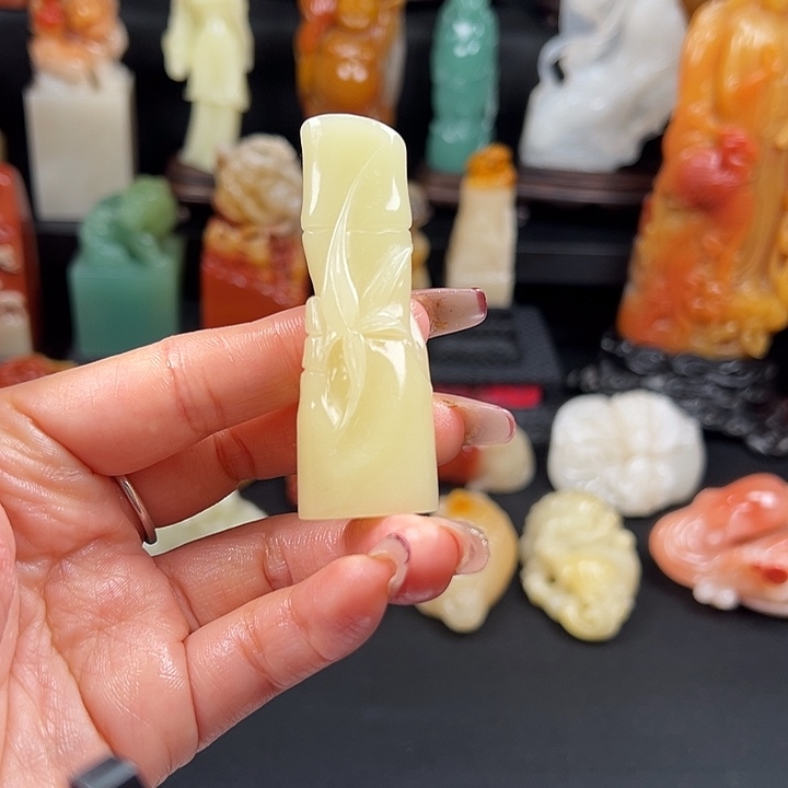 寿山石老性芙蓉石