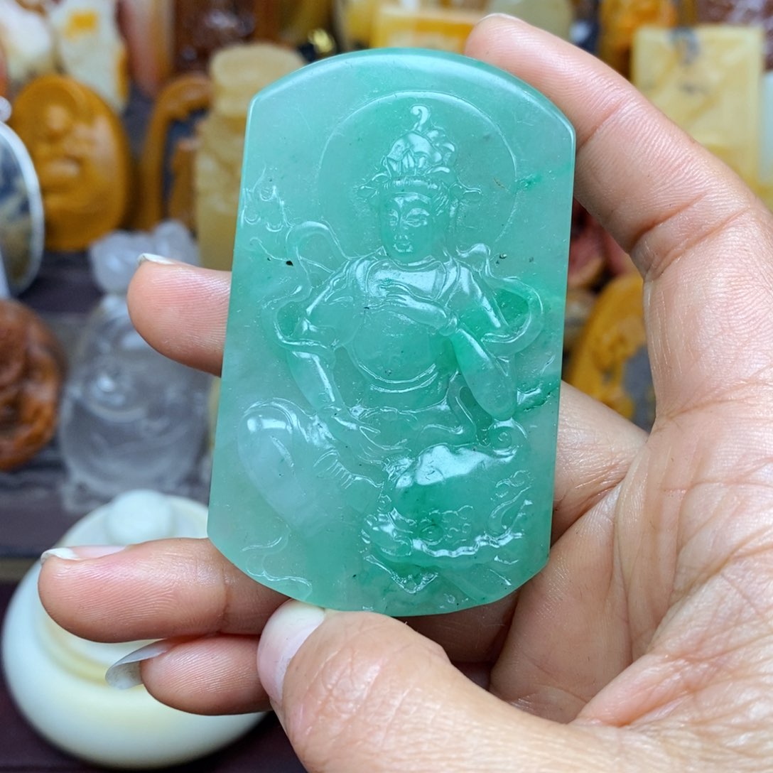 石英质玉（黄龙玉）颈饰未镶嵌