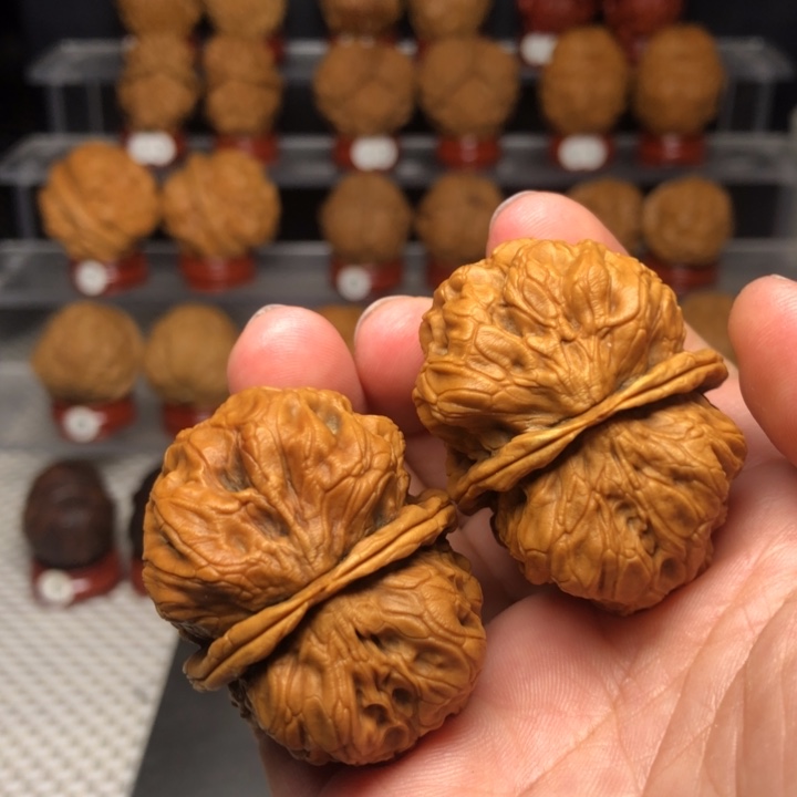 文玩核桃把件31磐石鬼脸