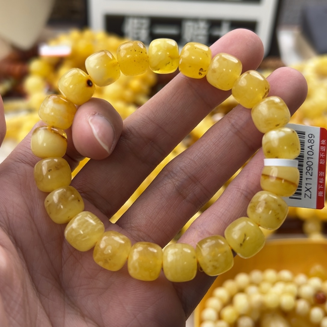 琥珀珠宝奇石未镶嵌