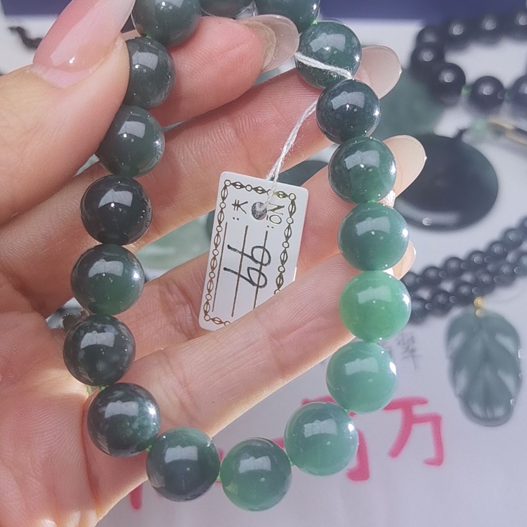 翡翠颈饰未镶嵌天然的A货翡翠多样性发货