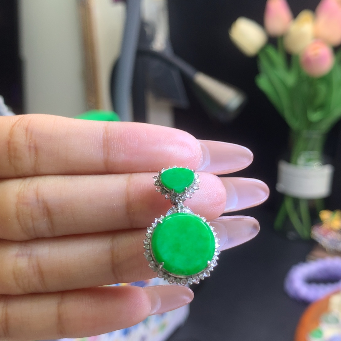 翡翠18K金镶嵌颈饰