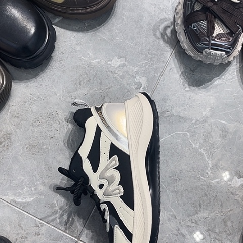 休闲运动的休闲鞋