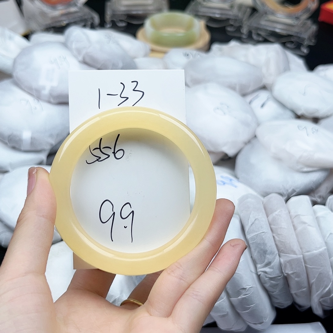 未镶嵌手镯石英质玉1.33