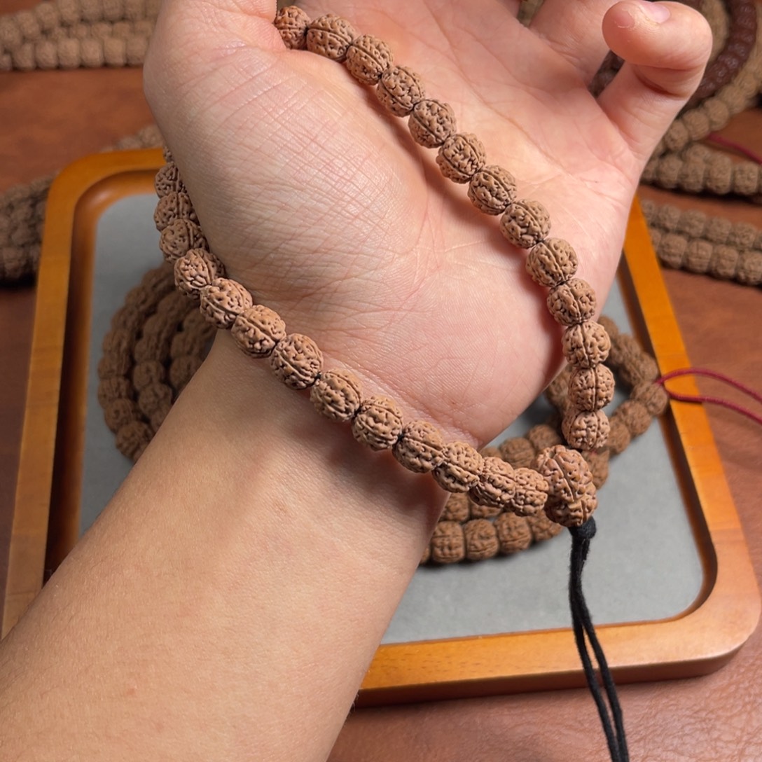 李***奥吊坠金刚菩提原桩盘龙手持尺寸9.5