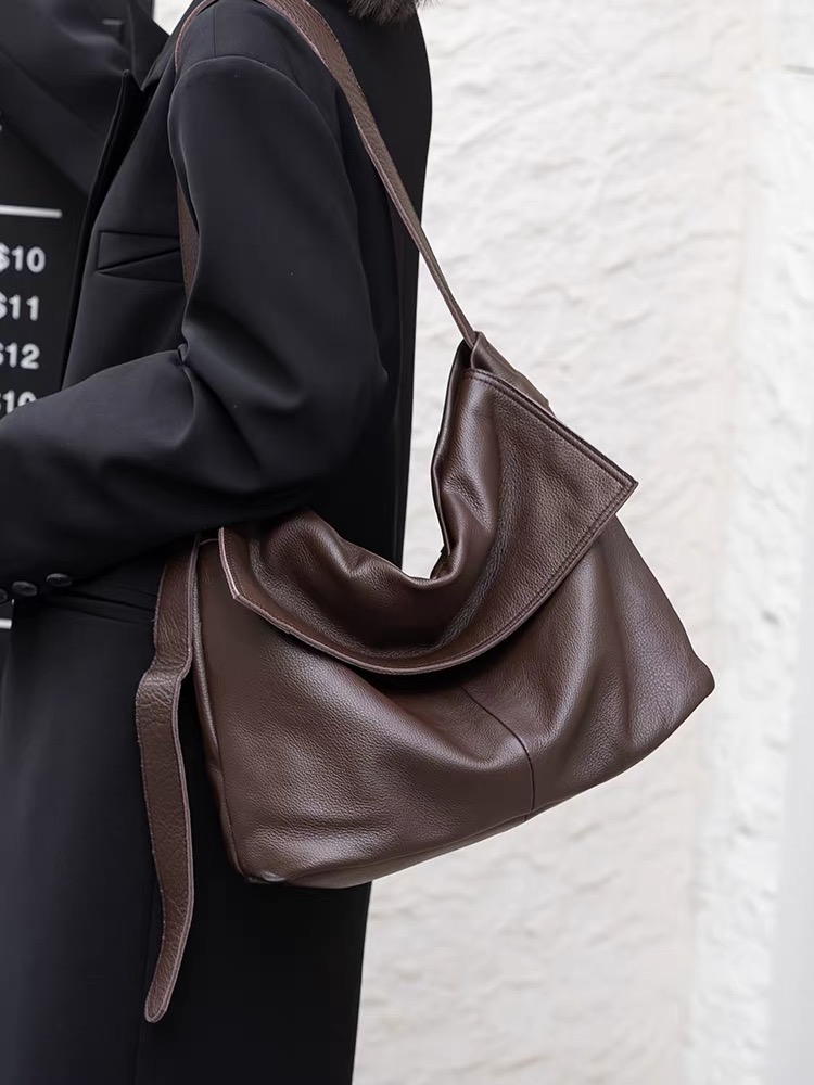 原创头层牛皮休闲慵懒软皮翻盖时尚百搭大容量日常通勤女包