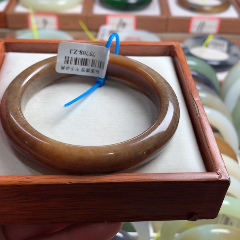 【闪购商品】和田玉手镯未镶嵌57