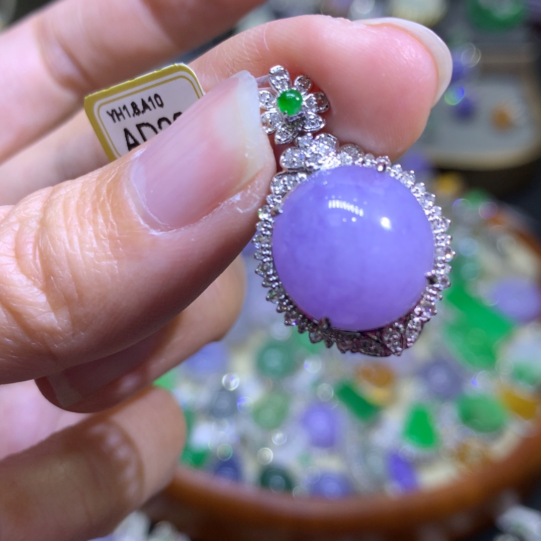 翡翠颈饰18K金镶嵌翡翠吊坠项链