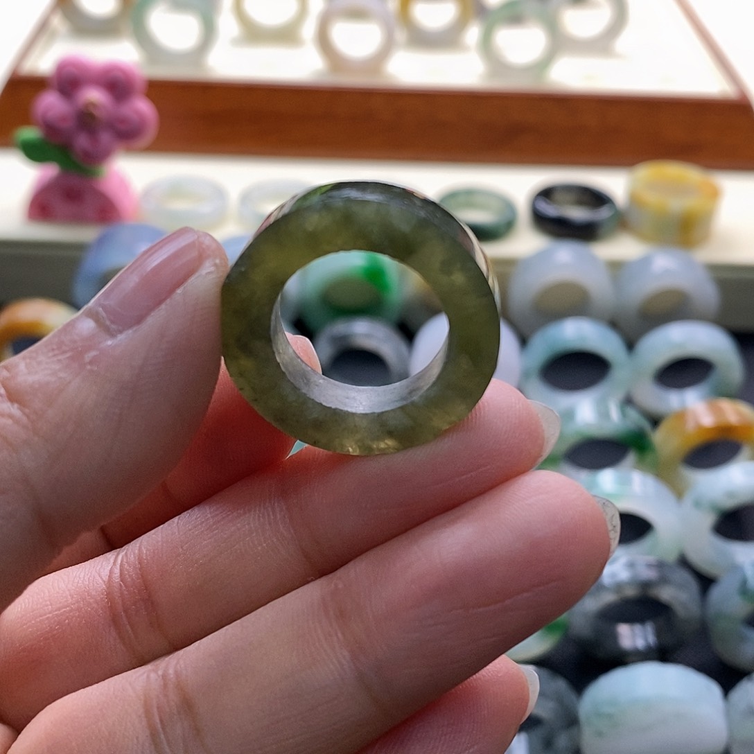 定制翡翠未镶嵌翡翠