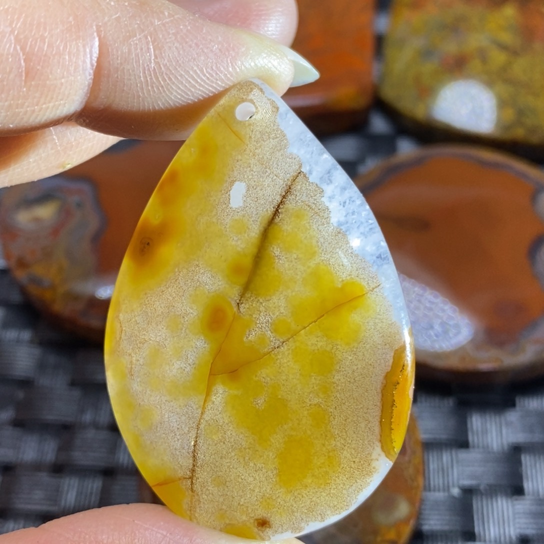 玛瑙/玉髓挂坠未镶嵌