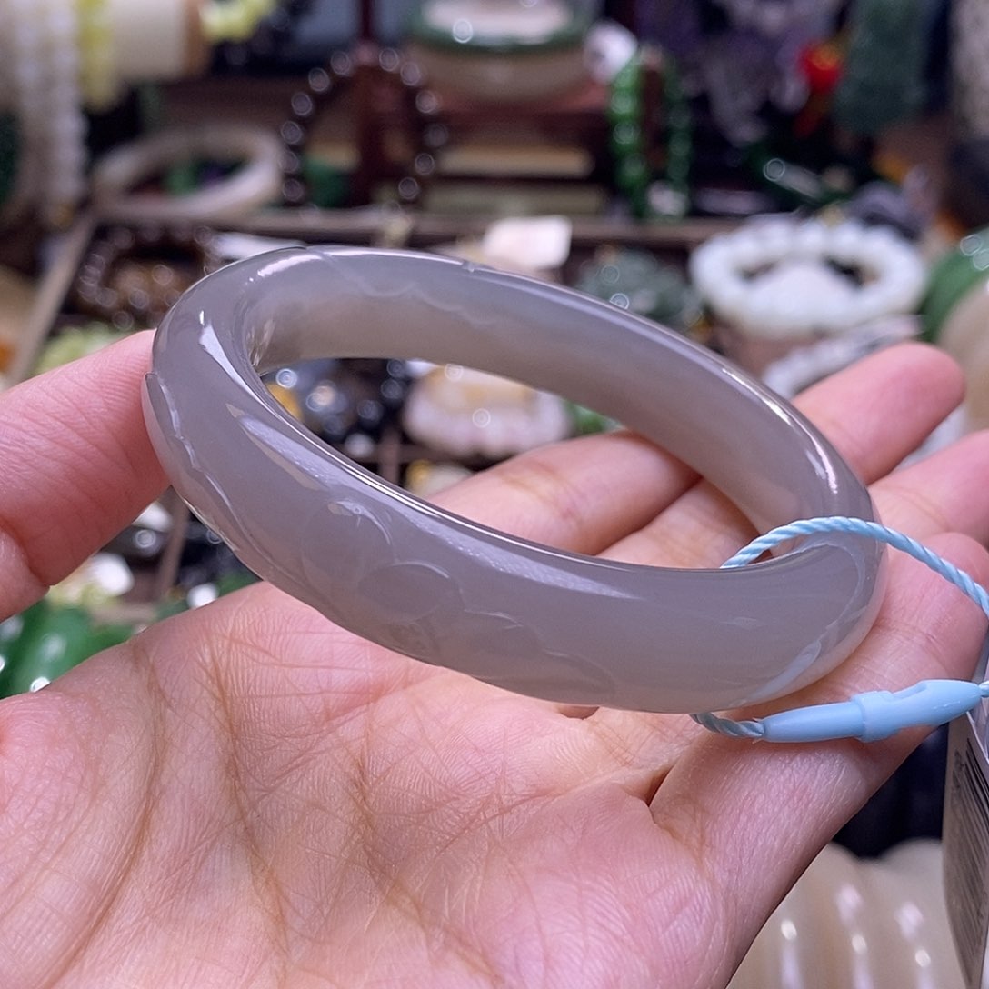 颈饰未镶嵌和田玉53孤品清货价毕业级浓烟紫莲花手镯