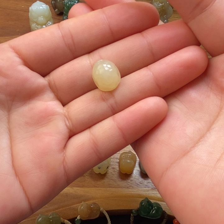 汐***～和田玉未镶嵌颈饰