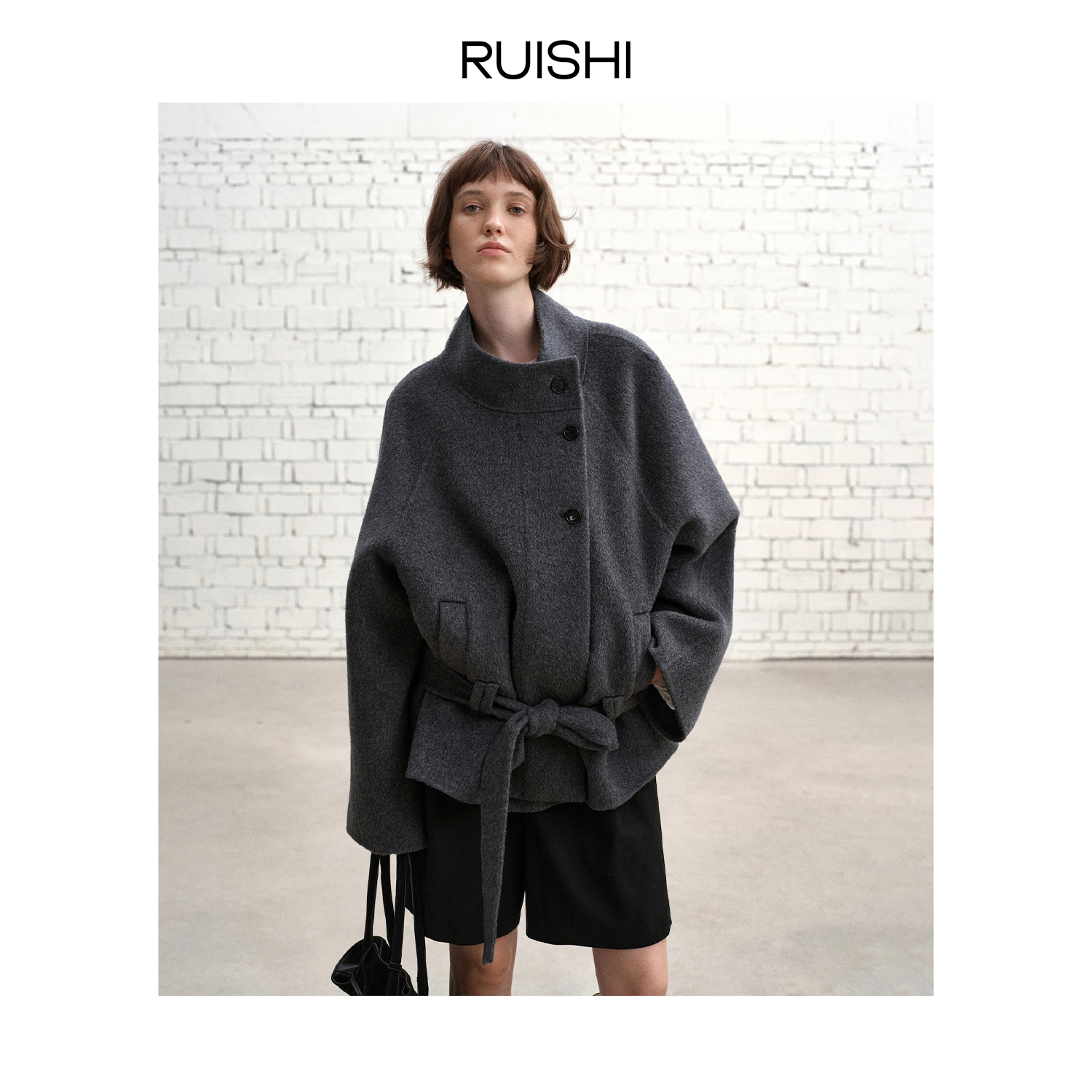 RUISHI芮时 “冬日札迹”重磅驼绒系带立领大衣外套女冬R25D110805