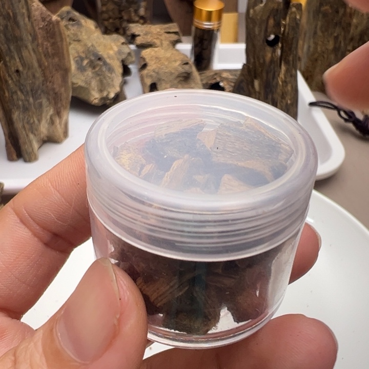 棋楠沉香钻珠米粒5克