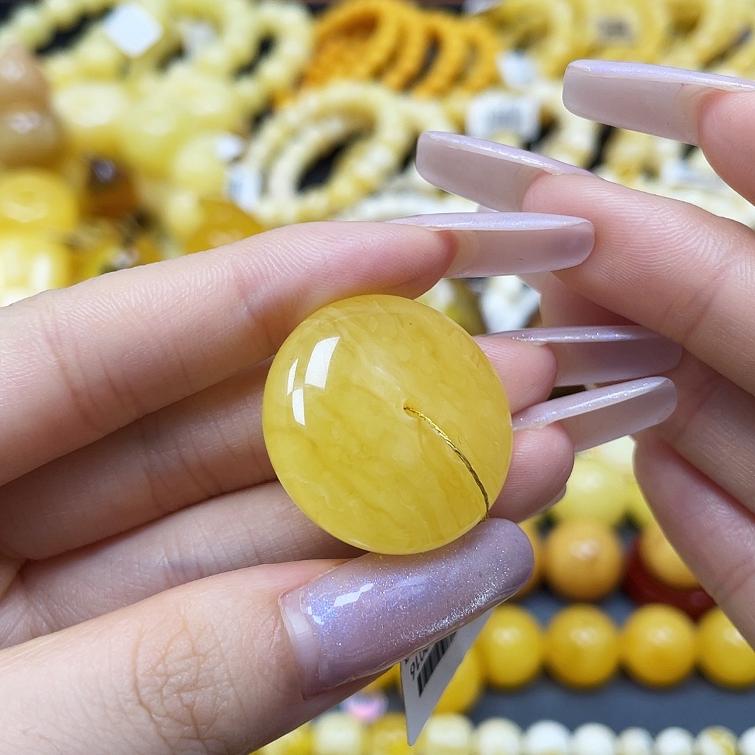 琥珀未镶嵌裸石扣子27✖️10mm瑕