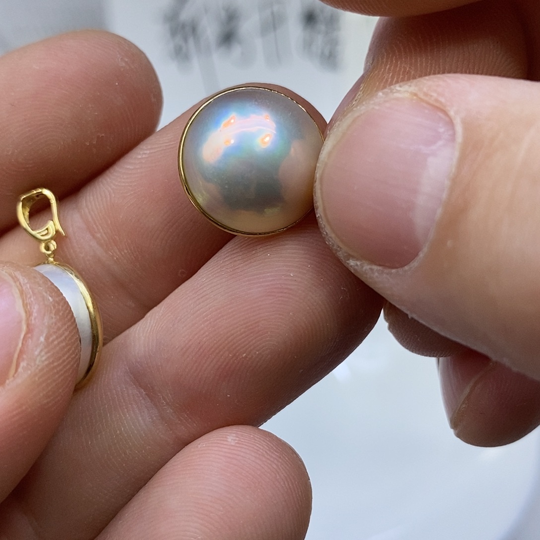 18K金镶嵌颈饰拼合珍珠（马贝珠）