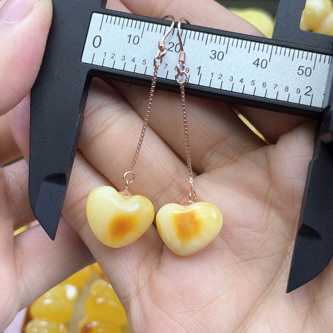 琥珀裸石未镶嵌蜜蜡