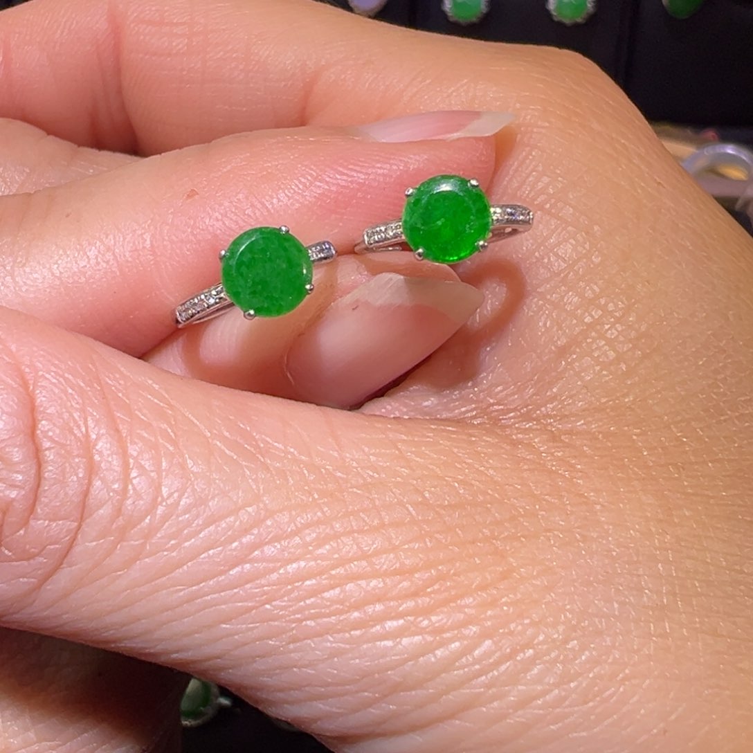 翡翠颈饰18K金镶嵌耳包